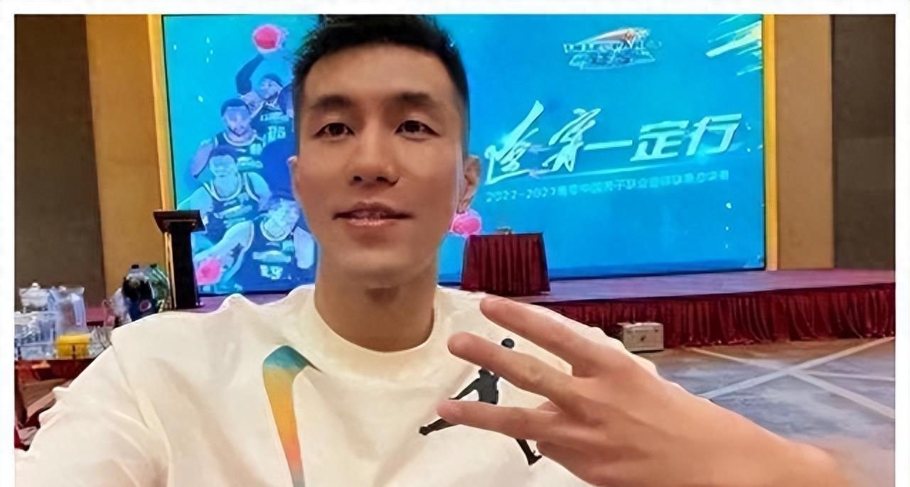 周琦比赛回放，篮球与友情的交织，一场温馨邂逅的赛场记忆