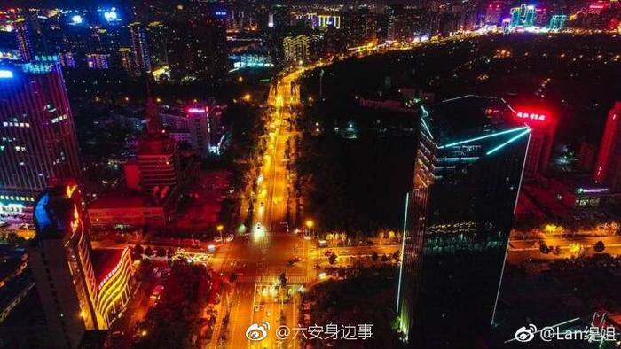恋夜秀场，聚焦时尚热点，夜间魅力的探索